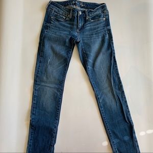 American Eagle Medium wash skinny jeans 2S